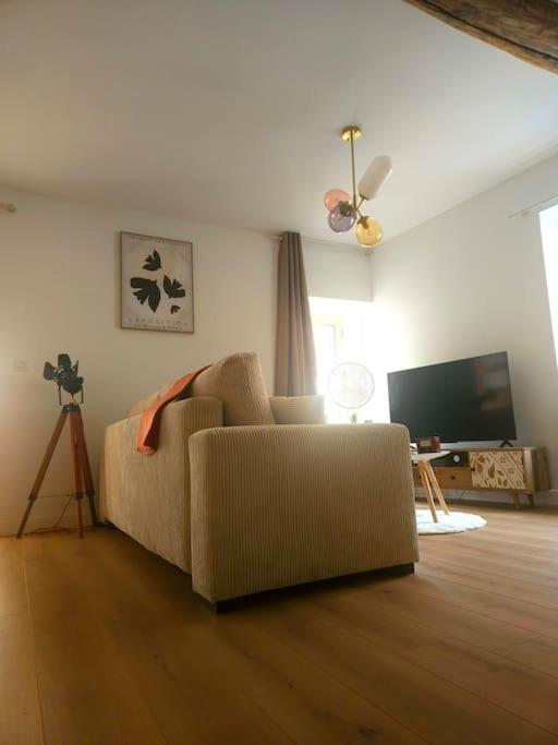 "La Tour", Logement Cosy, Au Calme Vertrieu Экстерьер фото